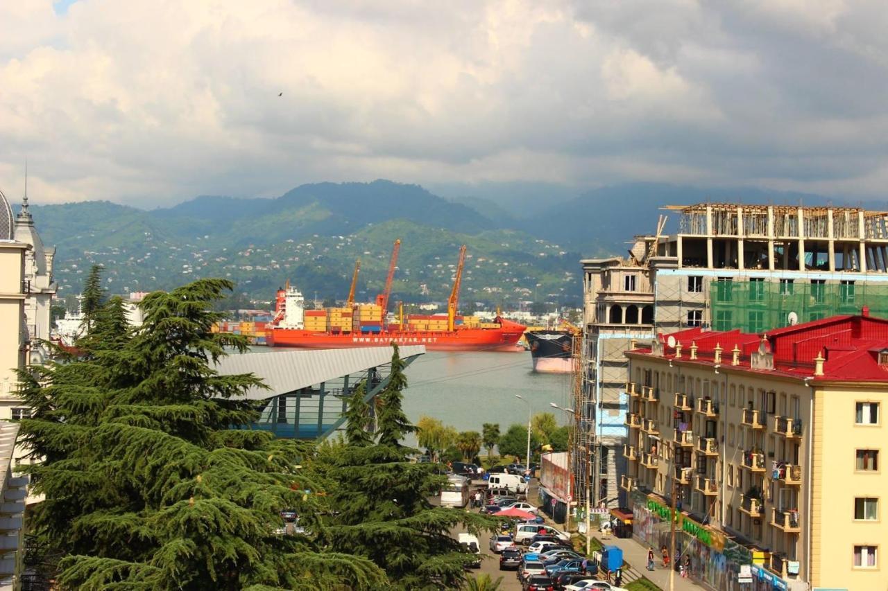 Hotel Light Palace Batumi Luaran gambar