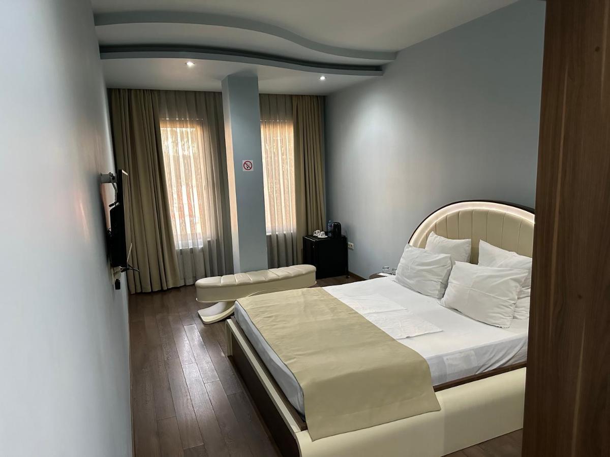 Hotel Light Palace Batumi Luaran gambar
