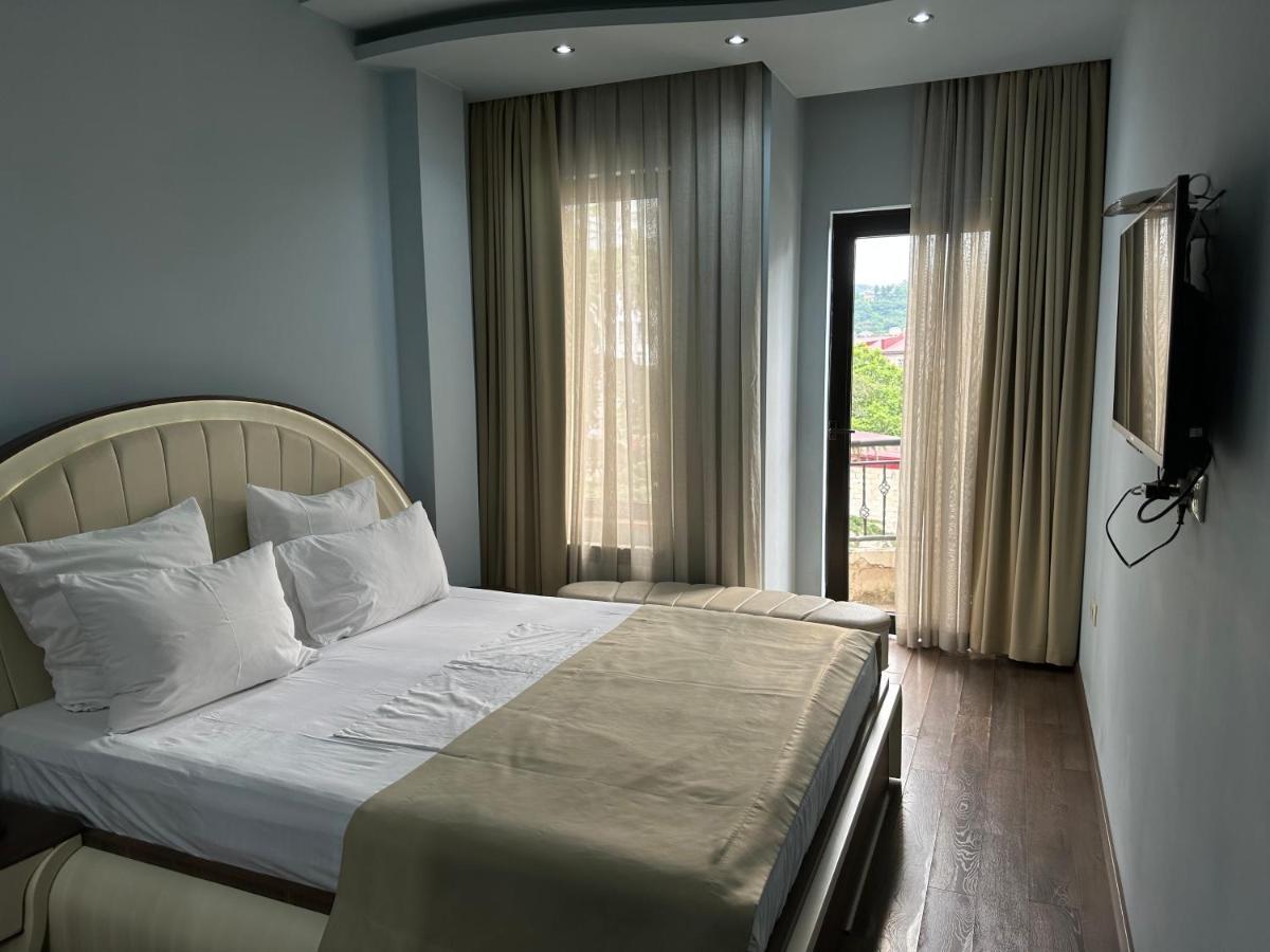 Hotel Light Palace Batumi Luaran gambar