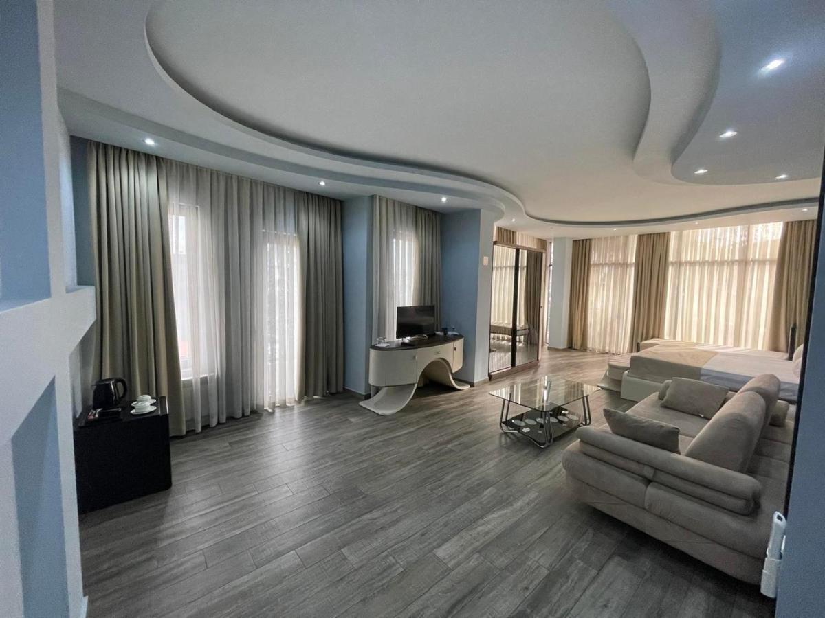 Hotel Light Palace Batumi Luaran gambar