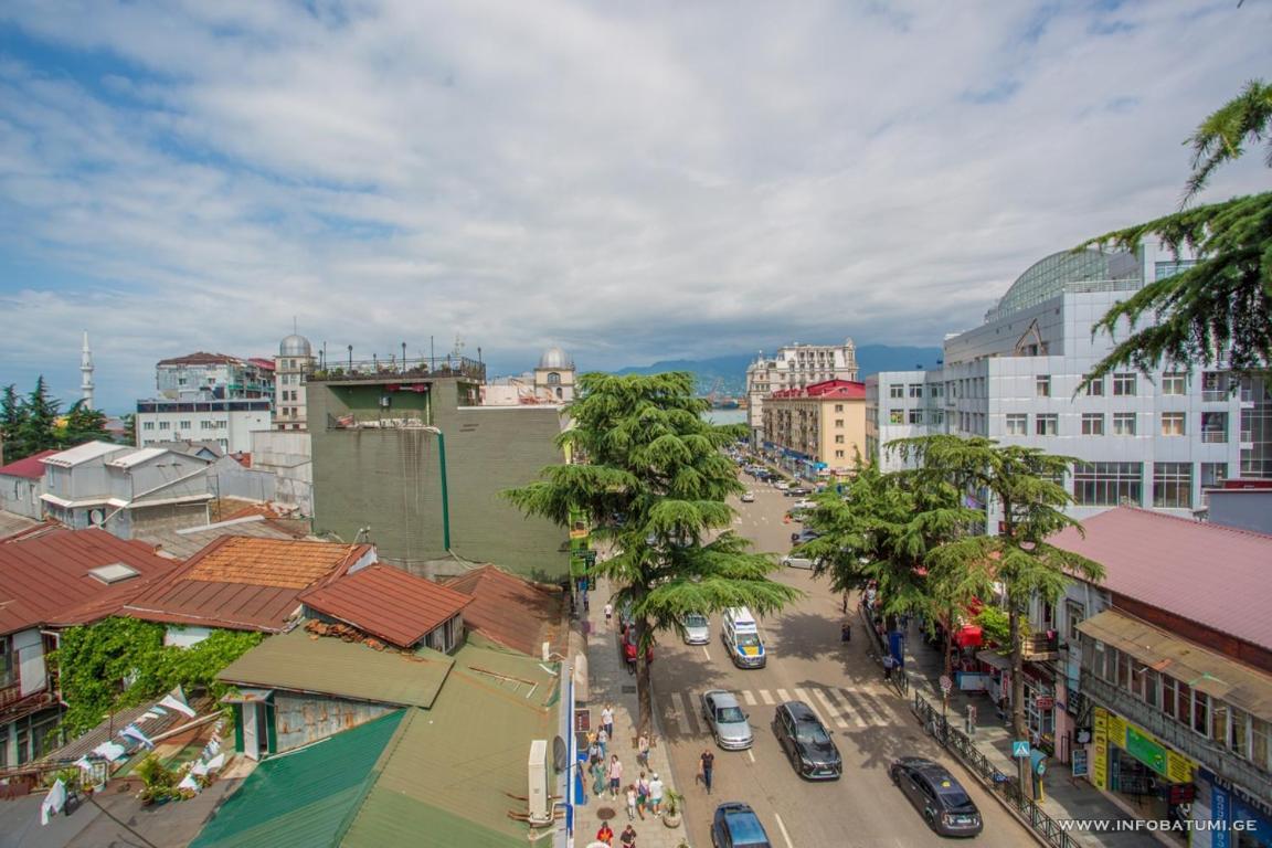 Hotel Light Palace Batumi Luaran gambar